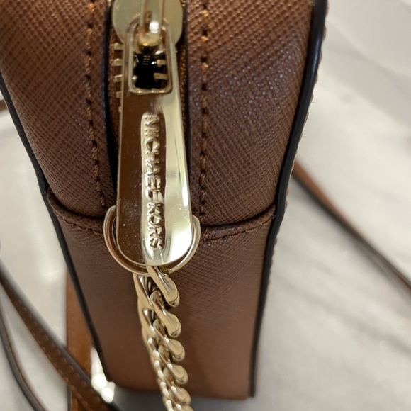 MICHAEL Kors NWOT
Jet Set East West Leather BAG - Picture 5 of 14